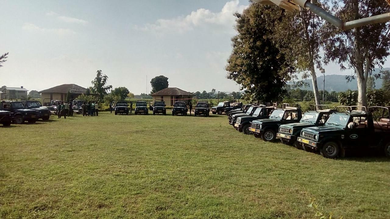 Tusk And Roar Corbett Resort Dhela Εξωτερικό φωτογραφία